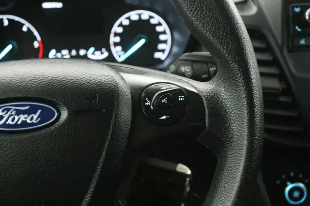 Ford Transit Connect view 15