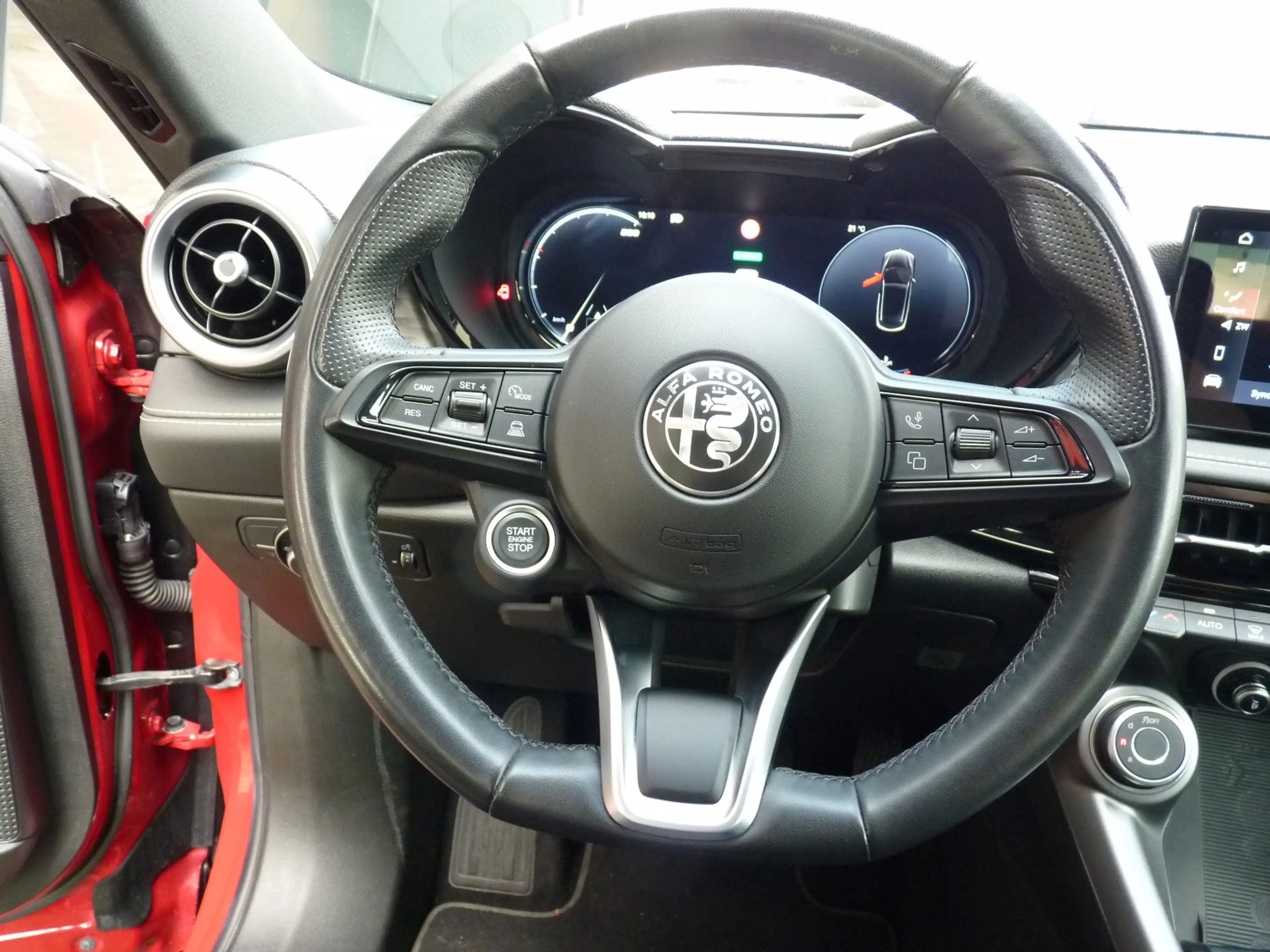 Alfa Romeo Tonale 1.5T Hybrid Ti — photo 6