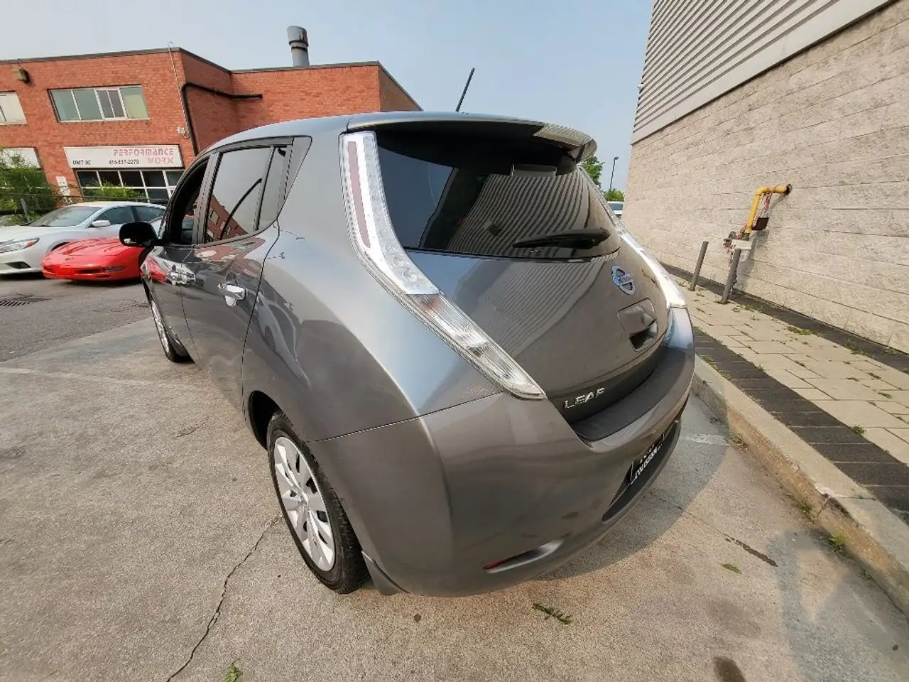 Nissan Leaf снимка Nissan Leaf