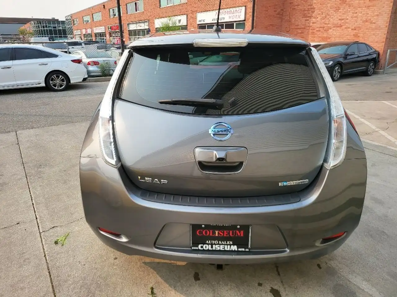 Nissan Leaf снимка Nissan Leaf