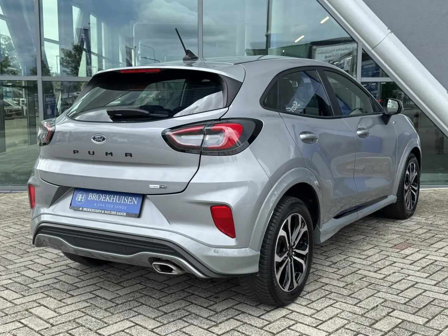 Ford Puma 1.0 EcoBoost Hybrid ST-Line 125pk Navigatie / Wint Grijs - 2