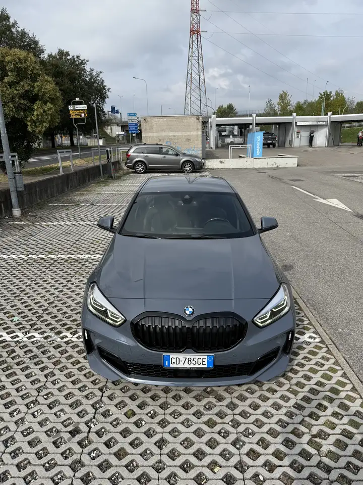 BMW 116 116d Msport auto — photo 1 of 15