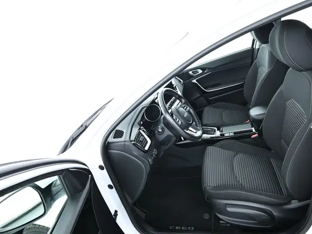 Kia Ceed view 8