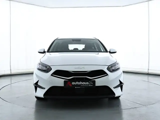 Kia Ceed view 2