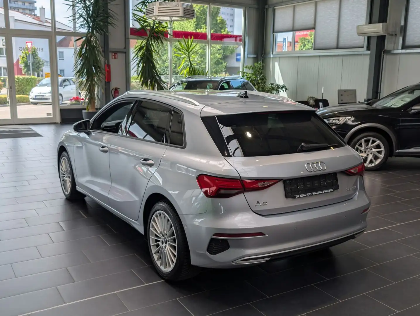 Audi A3 35 TDISportback S tronic advanced Navi 1.Hand Silber - 2