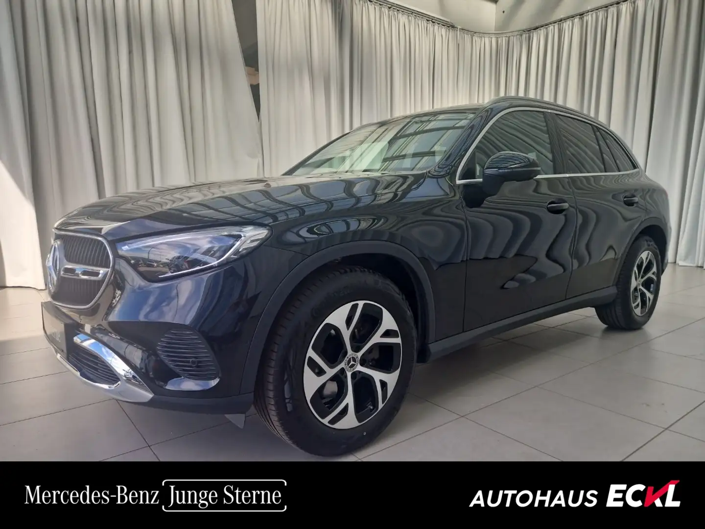Mercedes-Benz GLC 220 d 4MATIC SpurW Winterp. HUD Schwarz - 1
