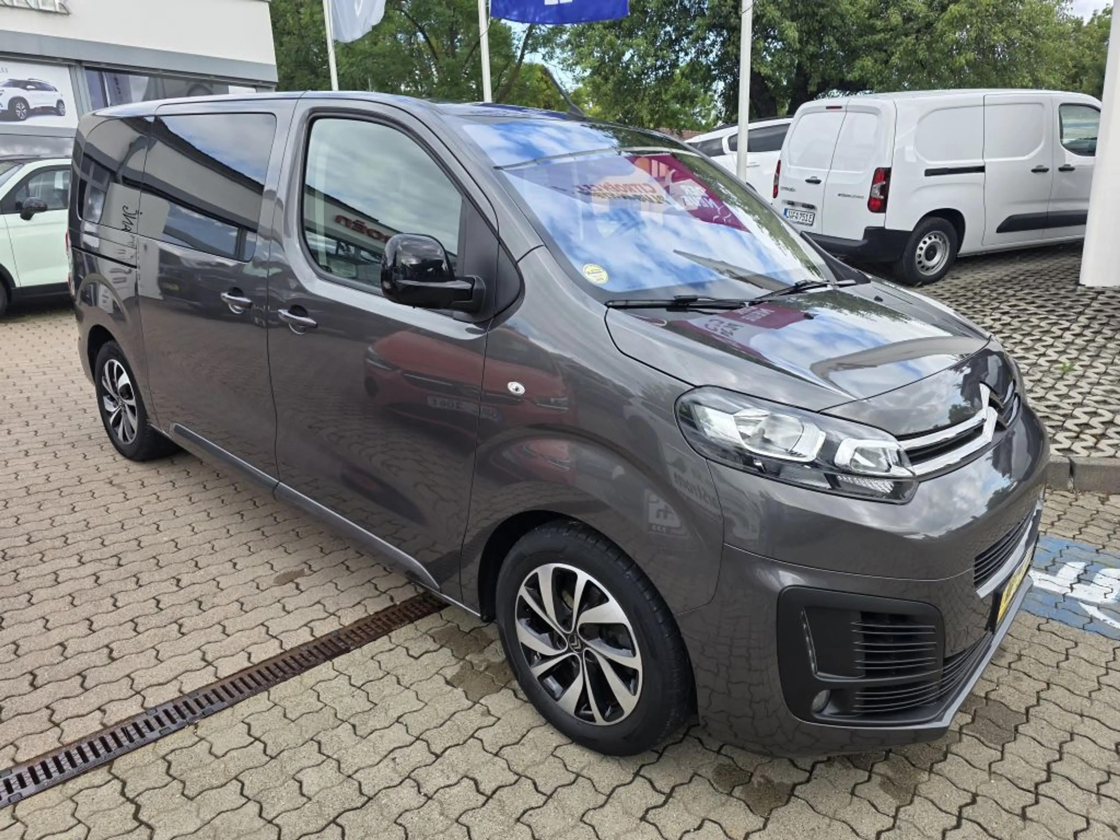 Citroen Spacetourer M 2.0 BlueHDi 145 S&S Feel — photo 12