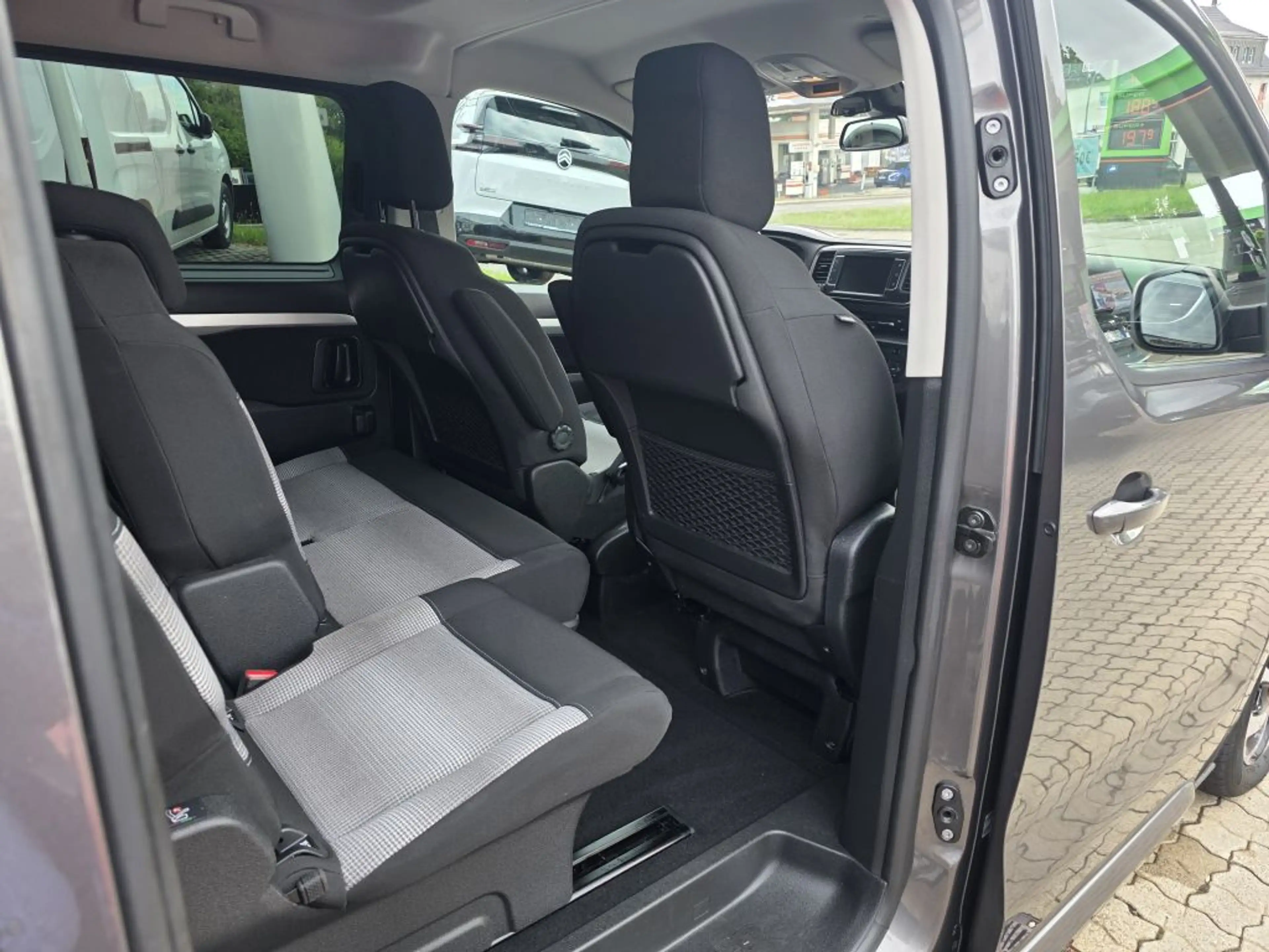 Citroen Spacetourer M 2.0 BlueHDi 145 S&S Feel — photo 11