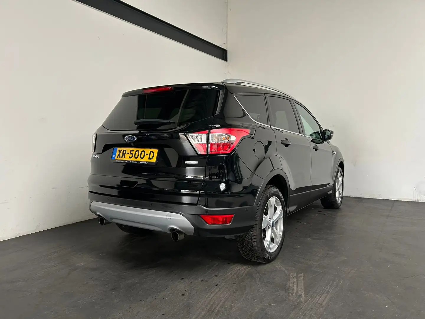 Ford Kuga 1.5 EcoBoost Vignale Zwart - 2