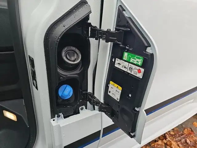 Ford Transit Custom Tourneo Custom Bus Sport 320L1 2,0L Eblue 170PS A AWD Ansicht 23