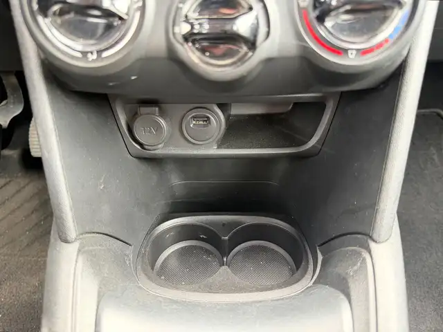 Peugeot 208 view 21