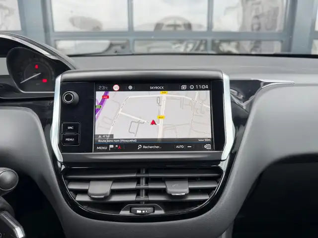 Peugeot 208 view 19