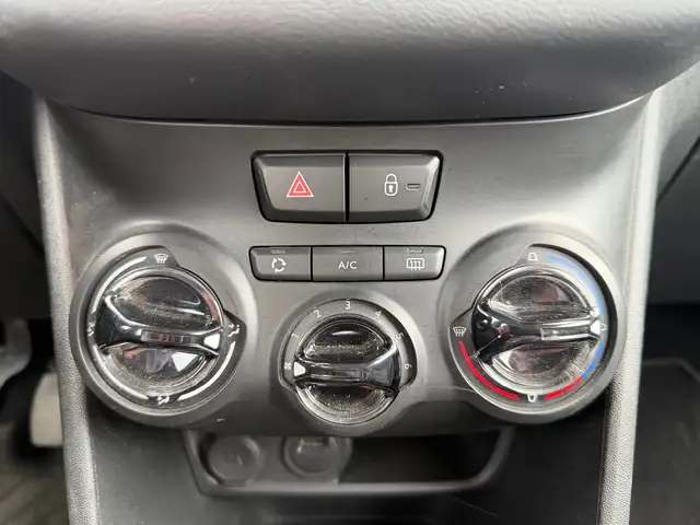 Peugeot 208 view 20