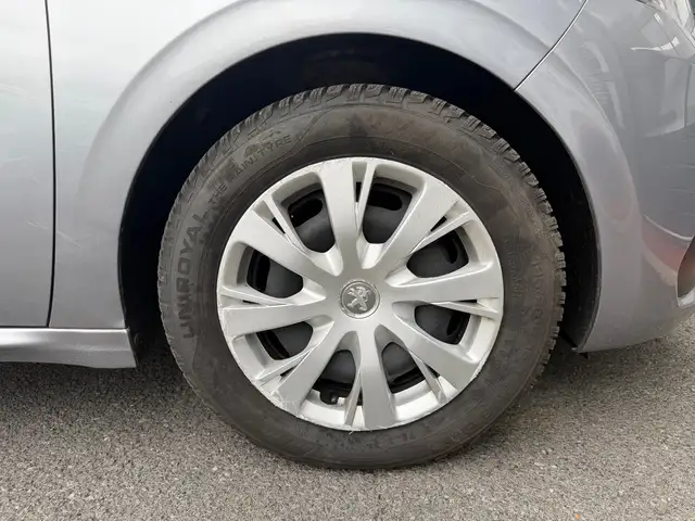 Peugeot 208 view 28