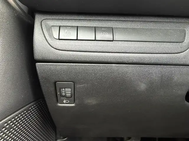 Peugeot 208 view 22