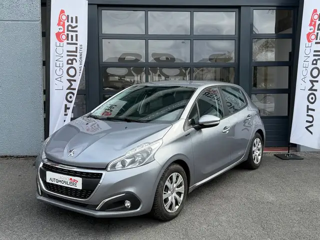 Peugeot 208 view 2
