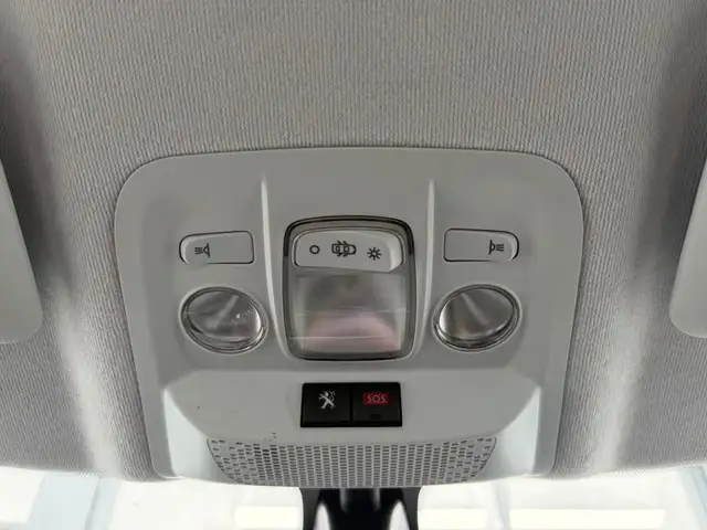 Peugeot 208 view 24
