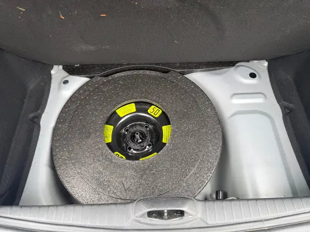 Peugeot 208 view 30