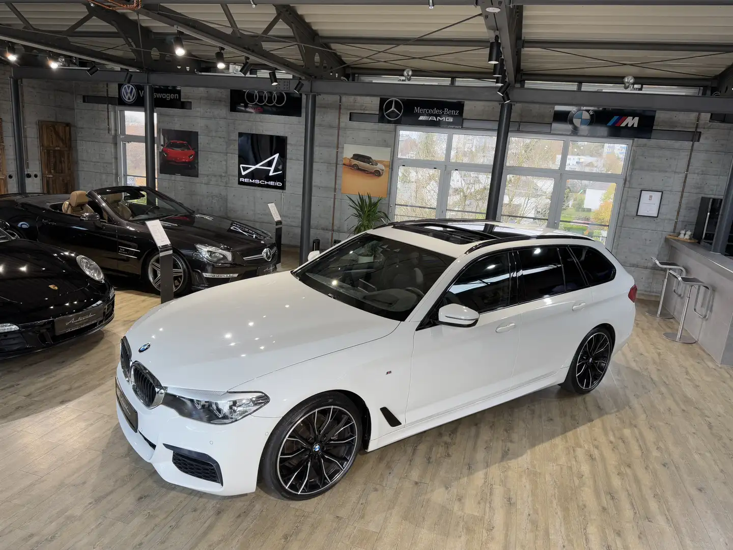 BMW 520 d xDrive M Sport*PANO*KAMERA*LED*NAVI*STDHZG Weiß - 2