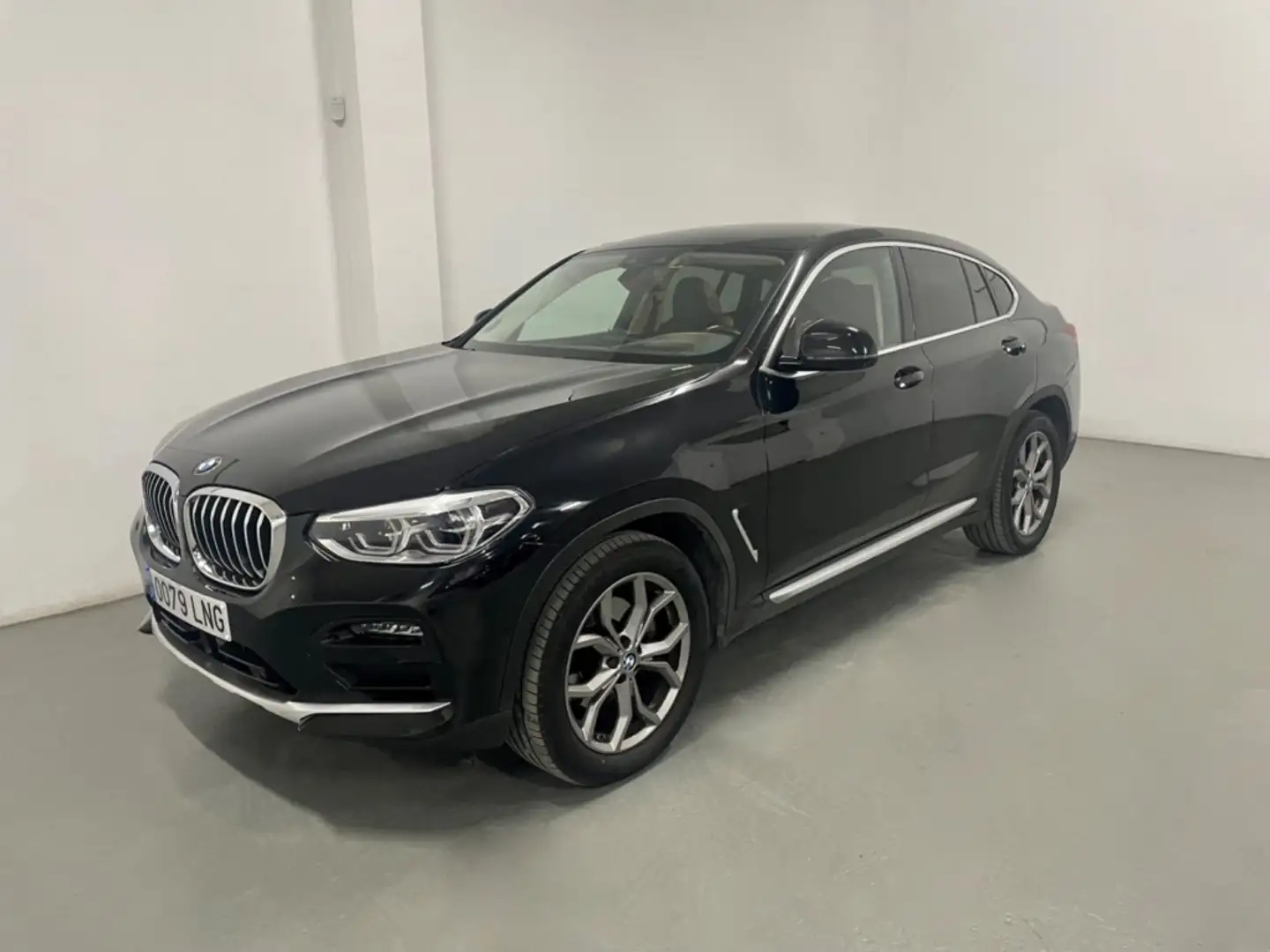 BMW X4 xDrive 20dA xLine Černá - 2