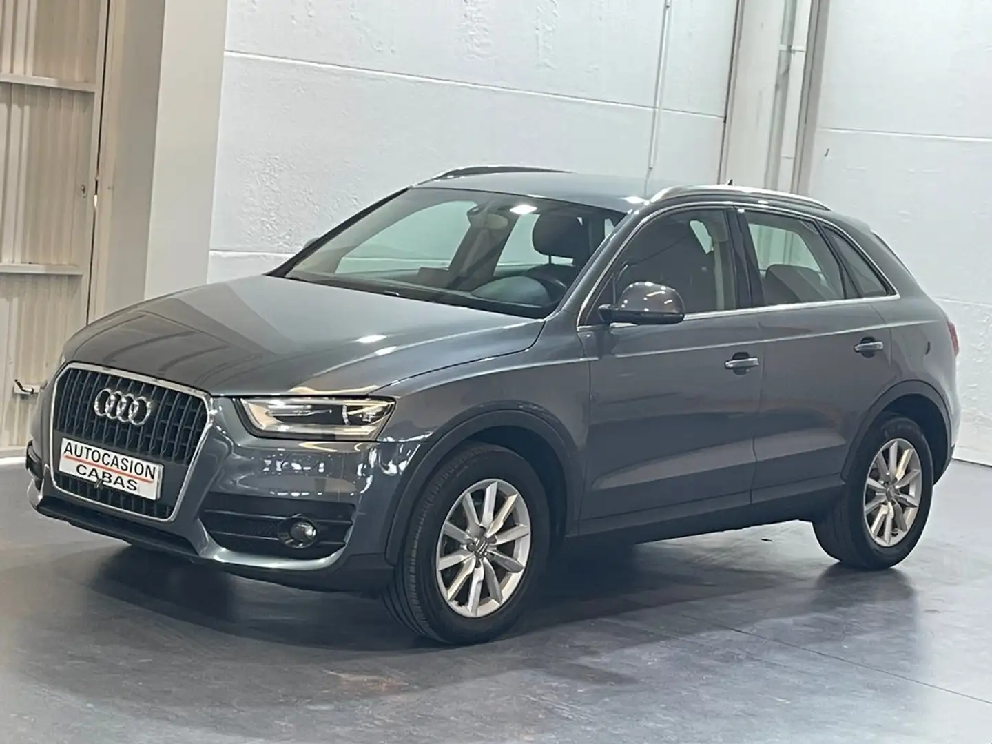 Audi Q3 2.0 TDI 140cv Advance Gris - 1