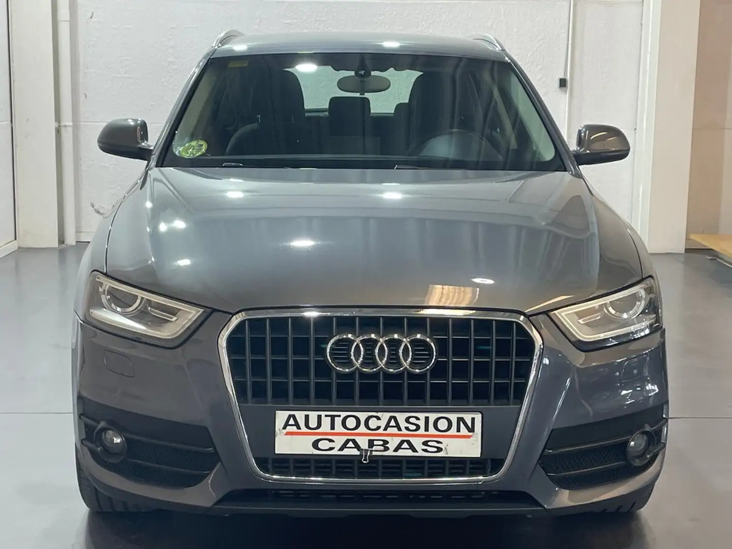 Audi Q3 2.0 TDI 140cv Advance Gris - 2