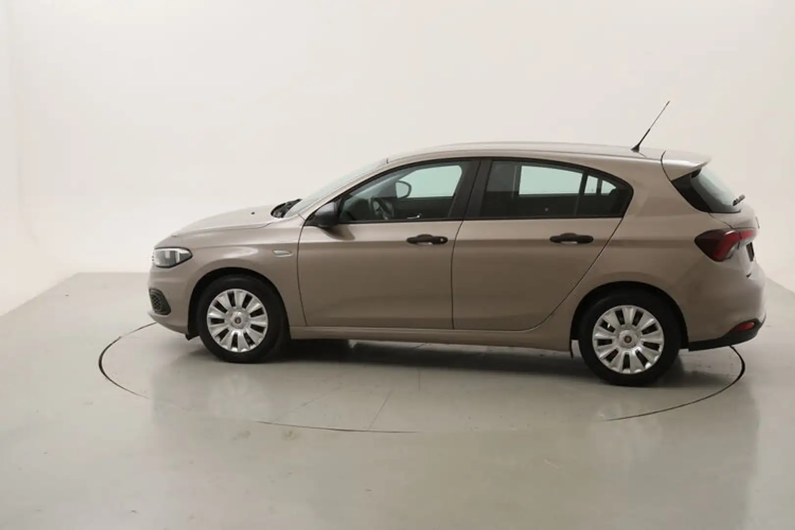 Fiat Tipo Pop - 5 porte 1.4 Benzina 95CV Beige - 2