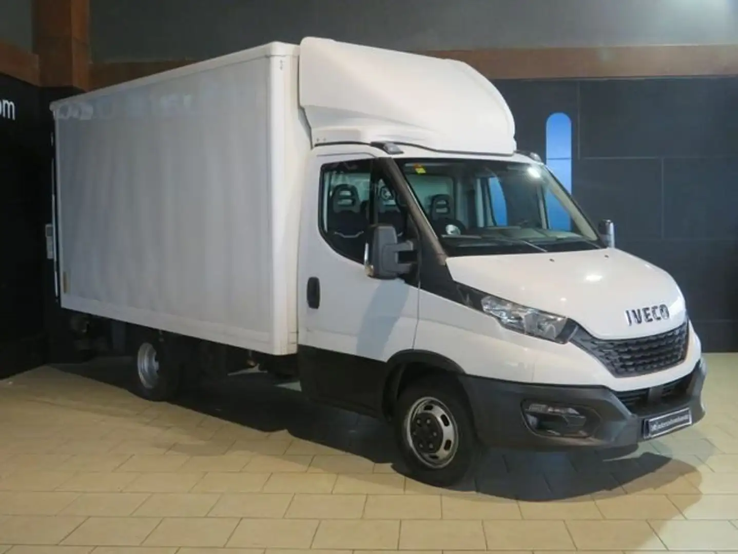 Iveco Daily 35C 16H 3450 Blanc - 2
