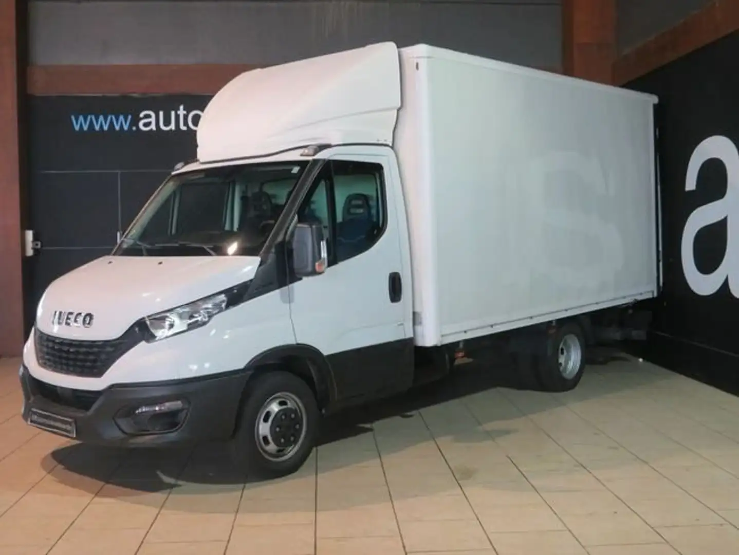 Iveco Daily 35C 16H 3450 Blanc - 1