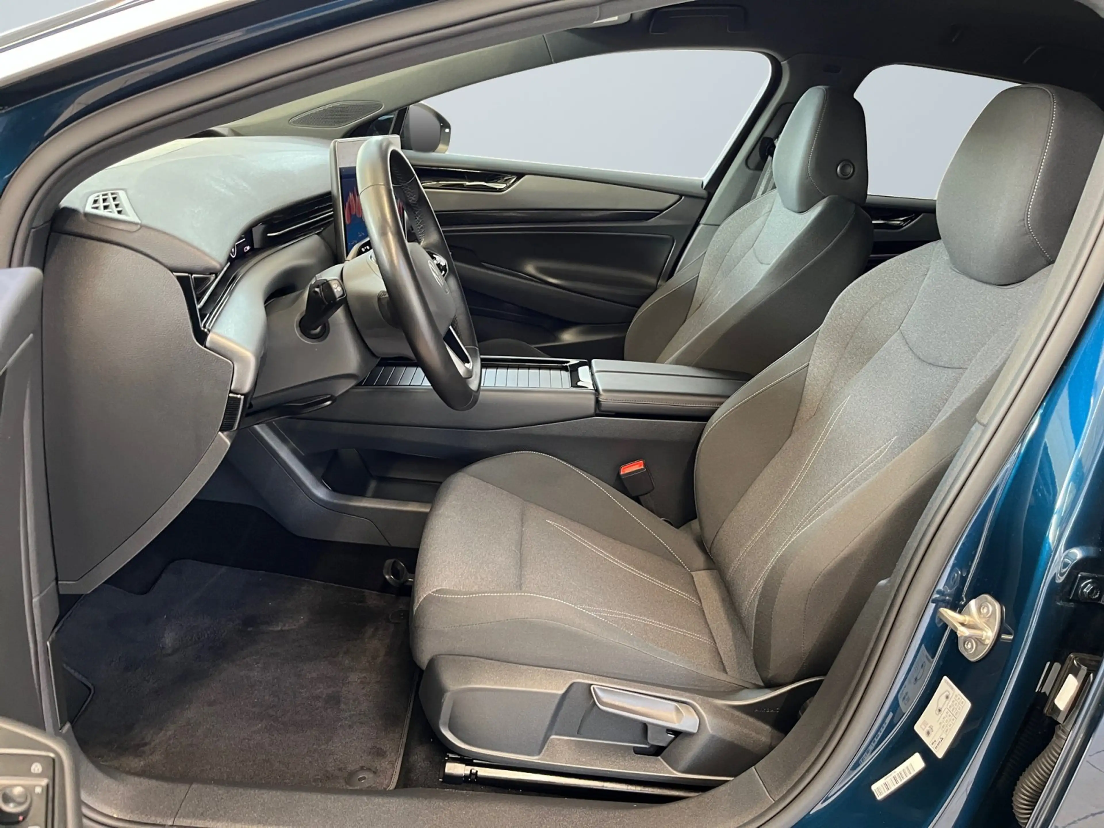 Volkswagen ID.7 Tourer Pro 77kWh Standklima AHK Wärmepumpe — photo 7