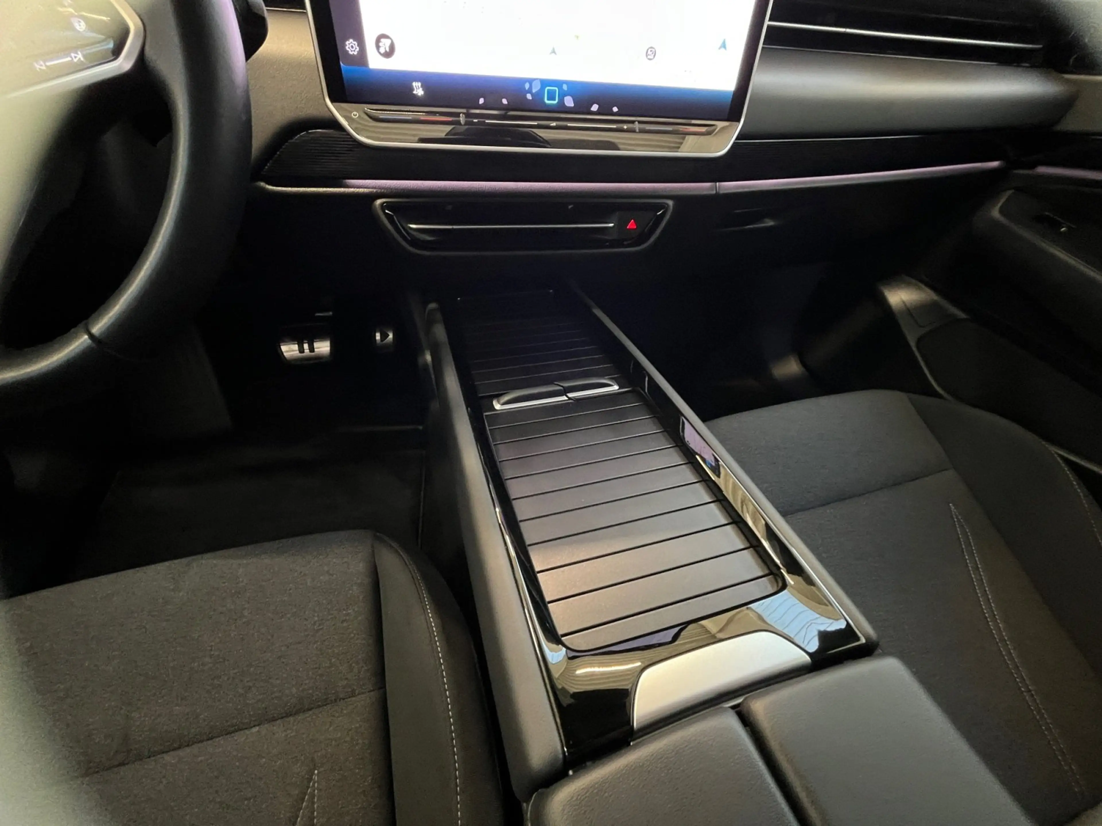 Volkswagen ID.7 Tourer Pro 77kWh Standklima AHK Wärmepumpe — photo 9