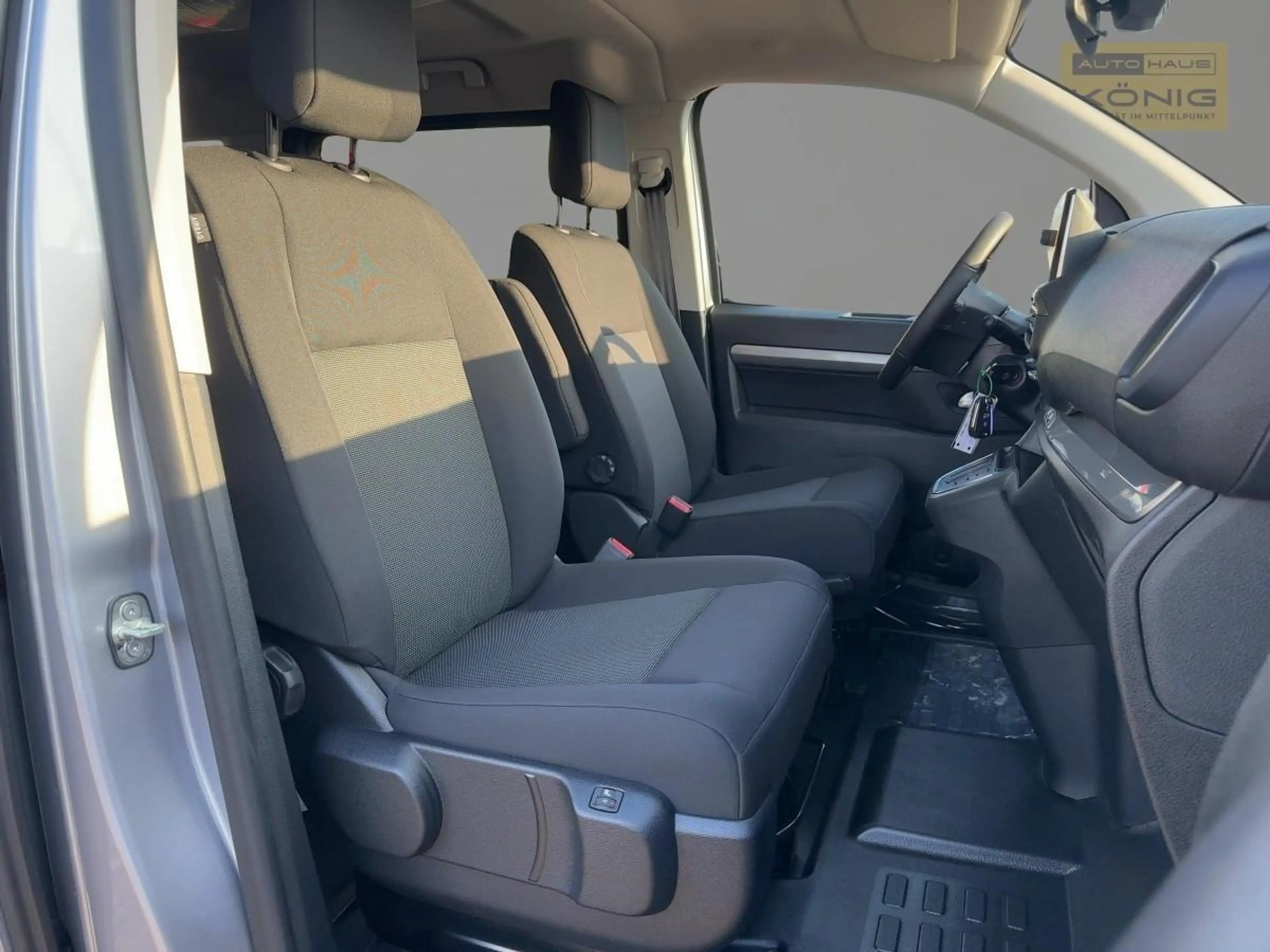 Citroen Spacetourer Plus XL BlueHDi 2.2 180 Automatik — photo 7