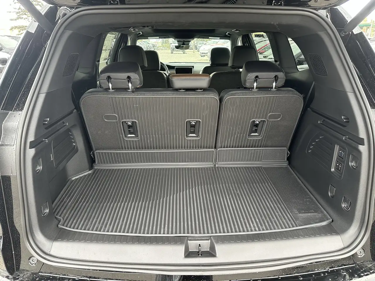GMC Acadia снимка GMC Acadia