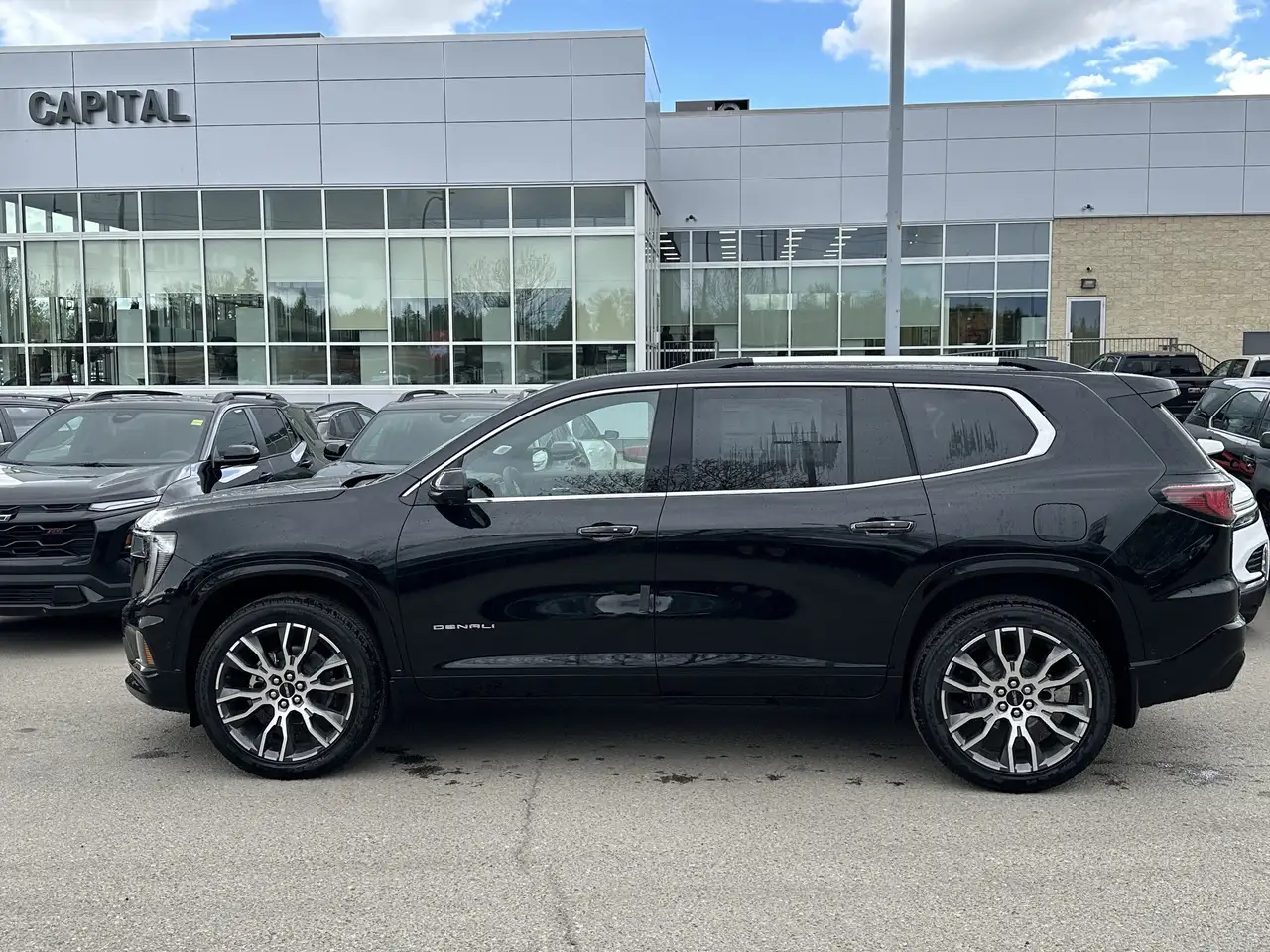 GMC Acadia снимка GMC Acadia
