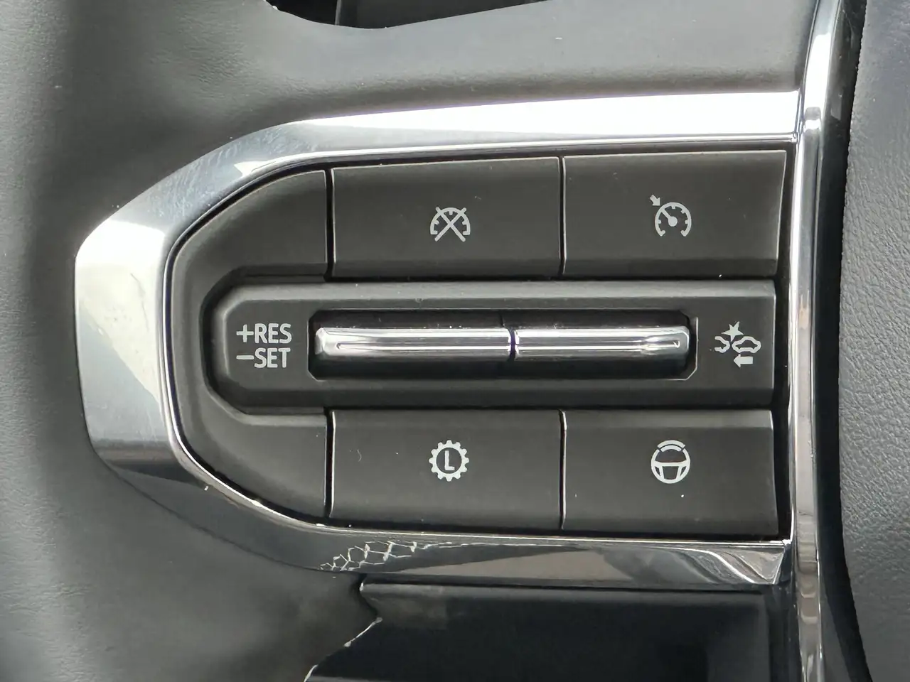 GMC Acadia снимка GMC Acadia