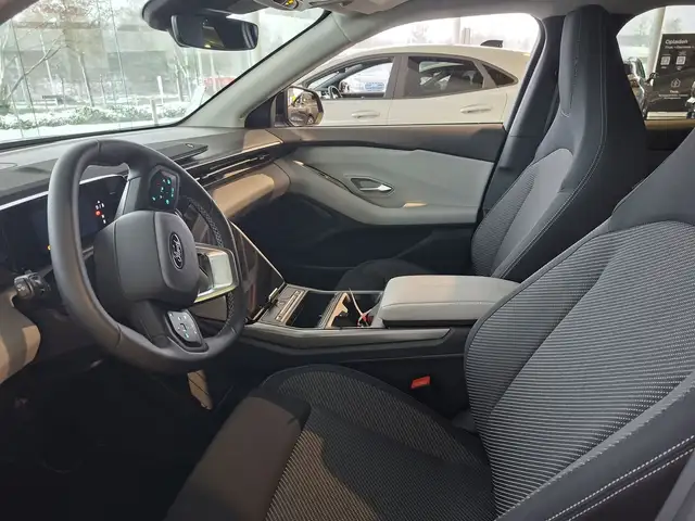 Ford Explorer Select 77 kWh RWD