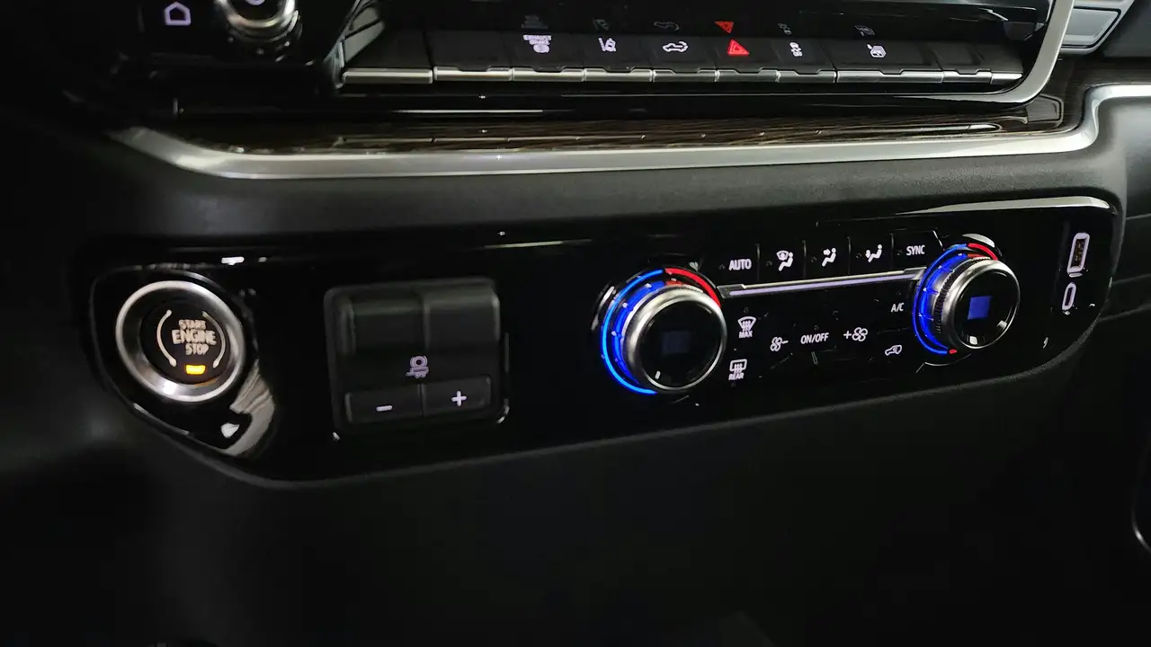 GMC Sierra 2500HD photo GMC Sierra 2500HD