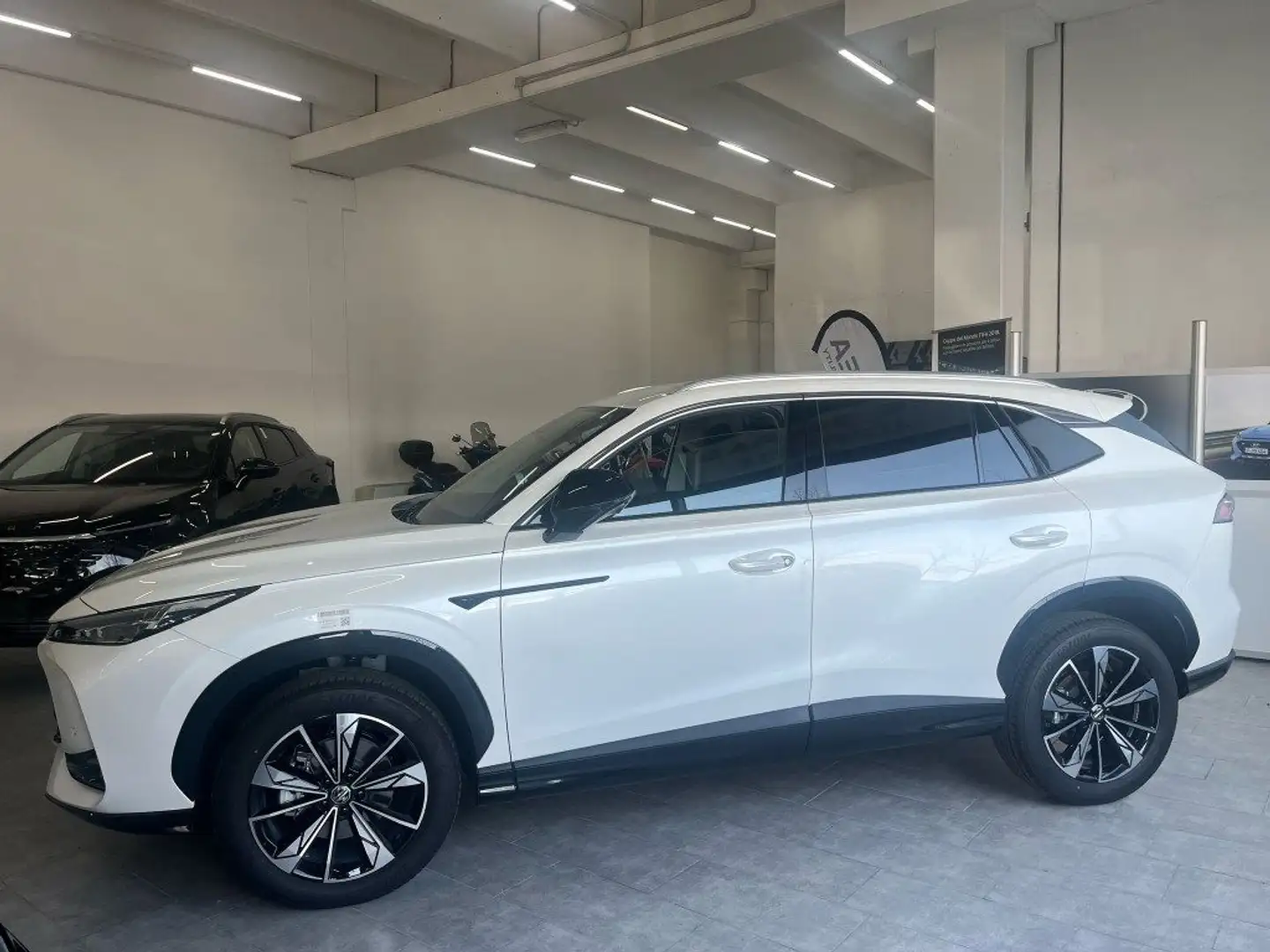 MG HS FULL HYBRID HEV Comfort - 2