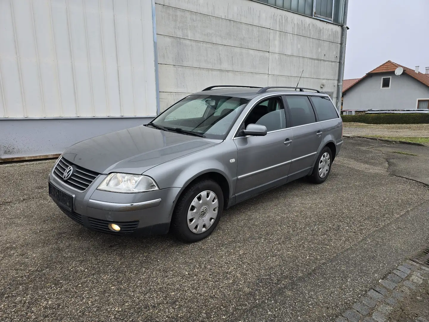 Volkswagen Passat 1,9 TDI PD Highline Brown - 2