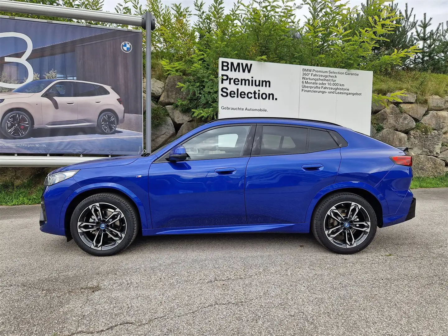 BMW iX2 eDrive20 Blau - 2