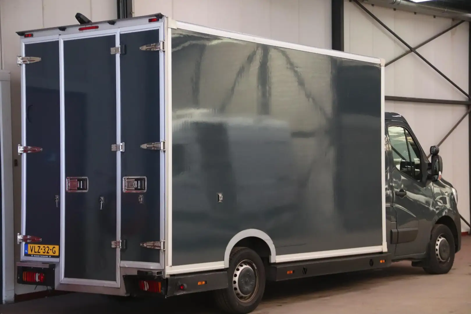 Renault Master T35 2.3 dCi 150 BAKWAGEN LOWINER AUTOMAAT Grijs - 2