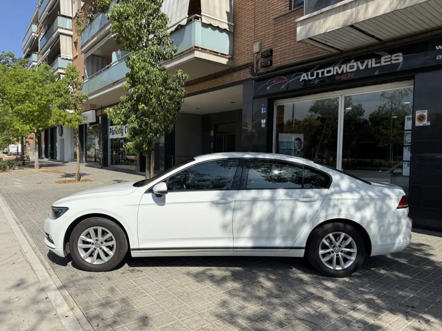 Volkswagen Passat 2.0TDI Advance 110kW Blanco - 2