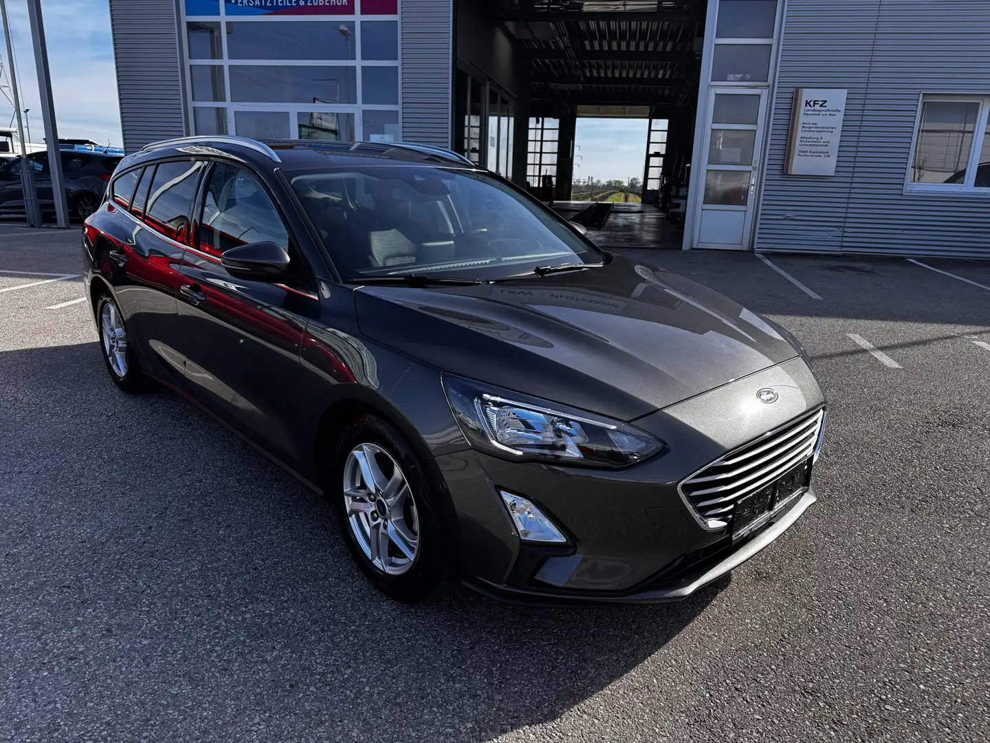 Ford Focus Traveller 1.0 Ecoboost Cool&Connect Grigio - 1