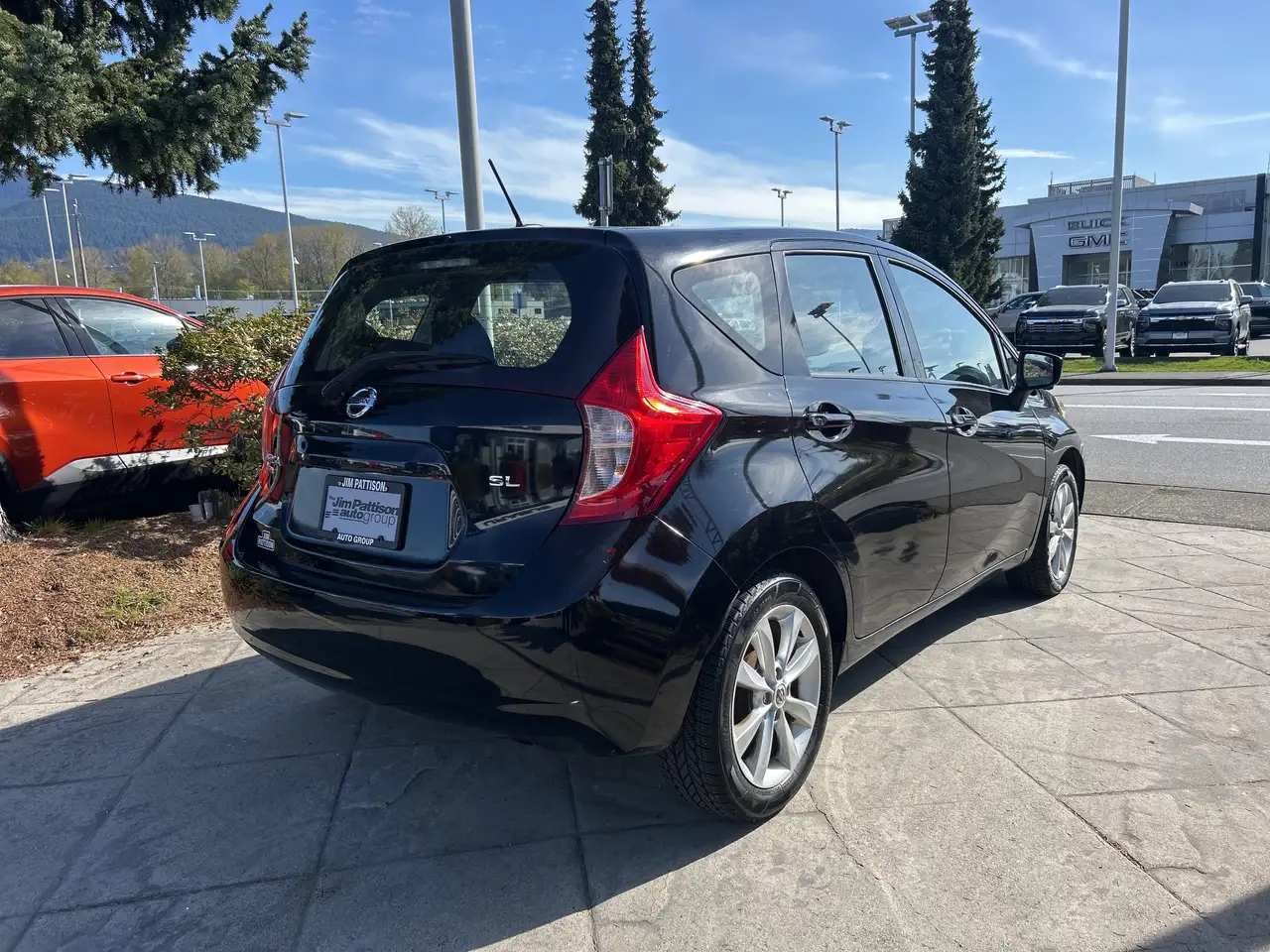 Nissan Note снимка Nissan Note
