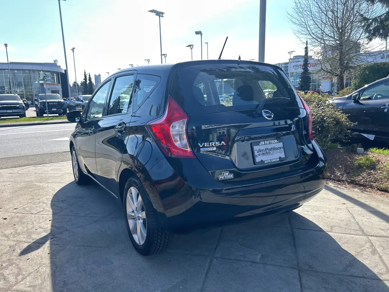 Nissan Note снимка Nissan Note
