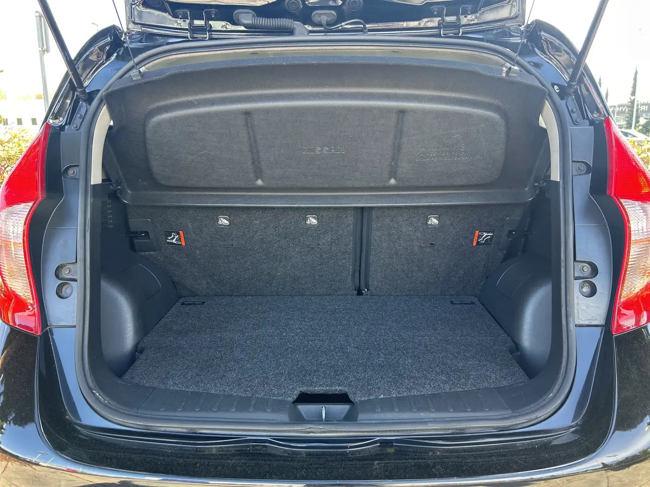Nissan Note снимка Nissan Note