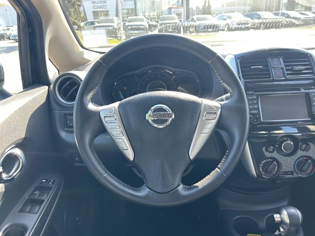 Nissan Note снимка Nissan Note