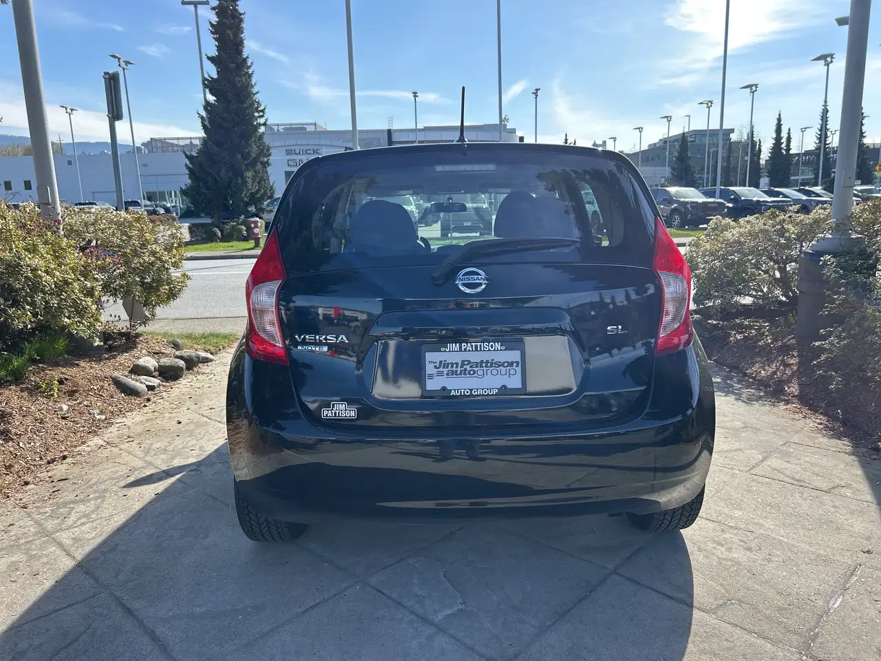 Nissan Note снимка Nissan Note