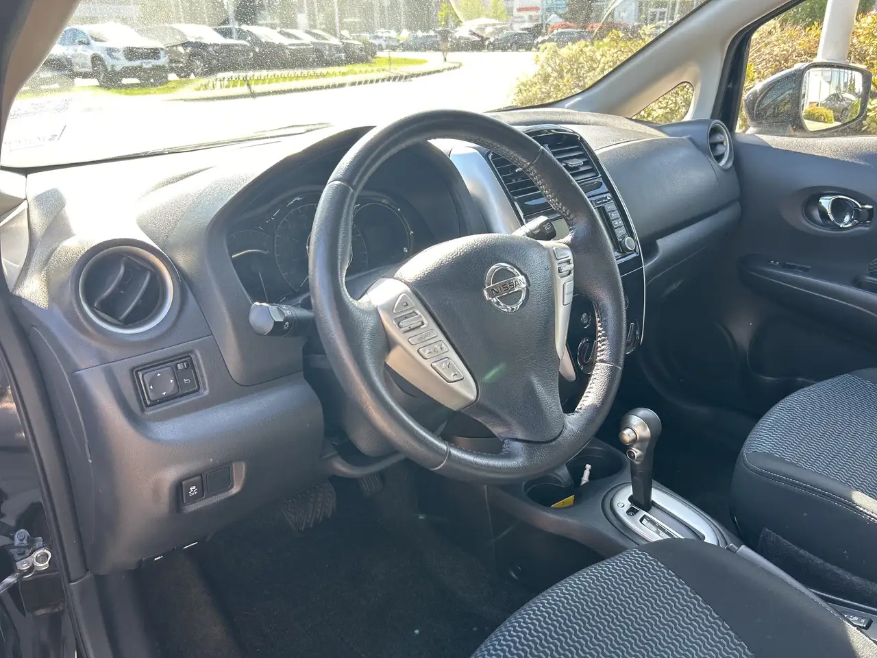 Nissan Note снимка Nissan Note