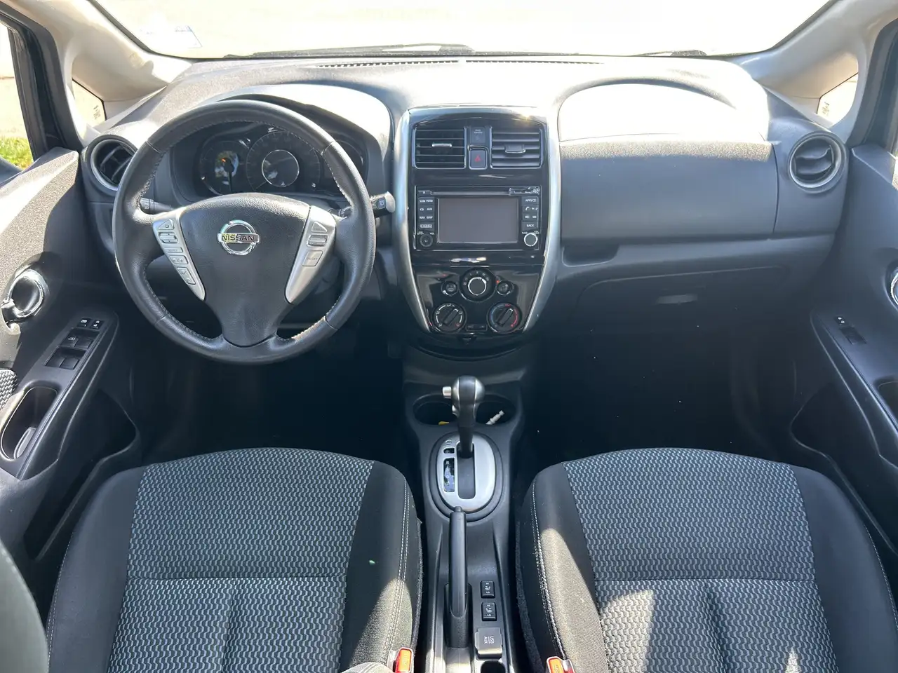 Nissan Note снимка Nissan Note